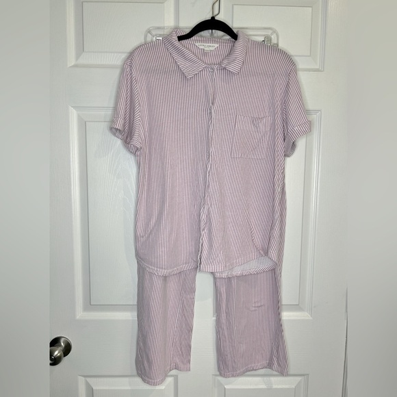 Laura Ashley pink striped pajama set.  Button up top/pull on pants.  Size Large - Picture 1 of 5